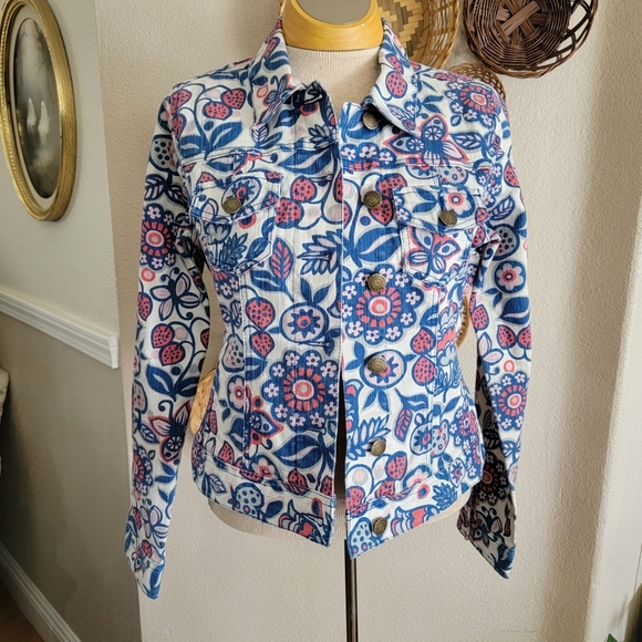 Boden Jackets & Blazers - Boden Denim Lined Strawberry Print Jacket Sz 4